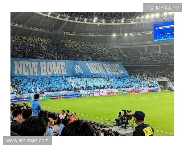 深圳足球队灵活战术解析与球队发展新动向探讨